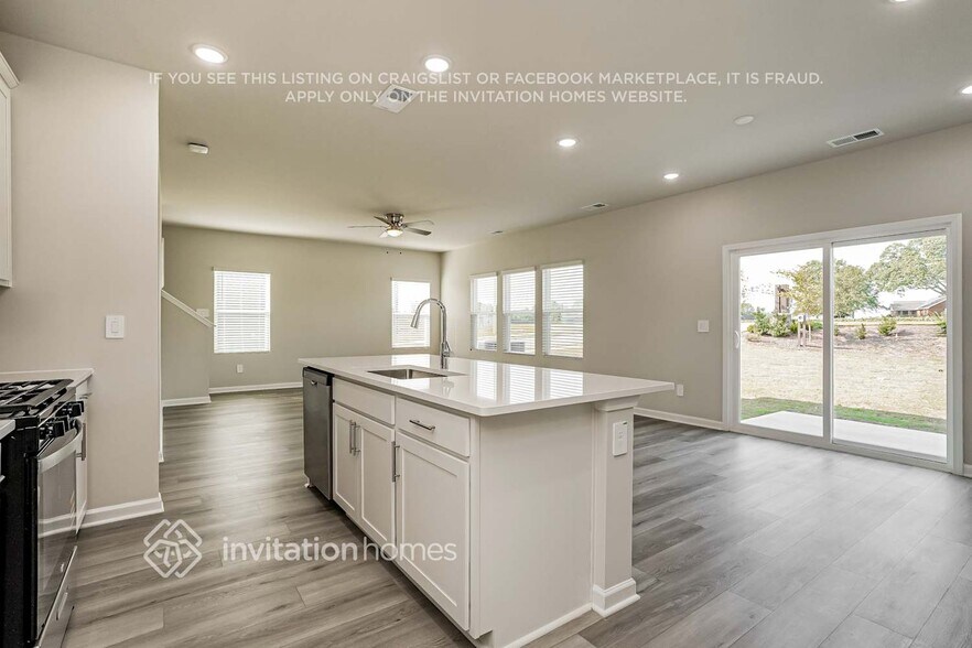 Building Photo - 431 White Birch Ln