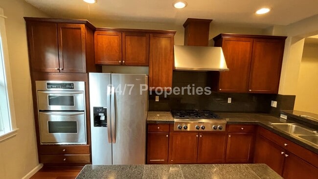Building Photo - 1/2 off First Months Rent - Beautiful 3 BD...