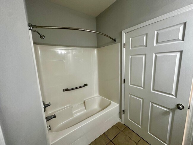 Building Photo - 2154 Whispering Pines Blvd