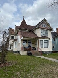 Building Photo - 803 E Mission Ave