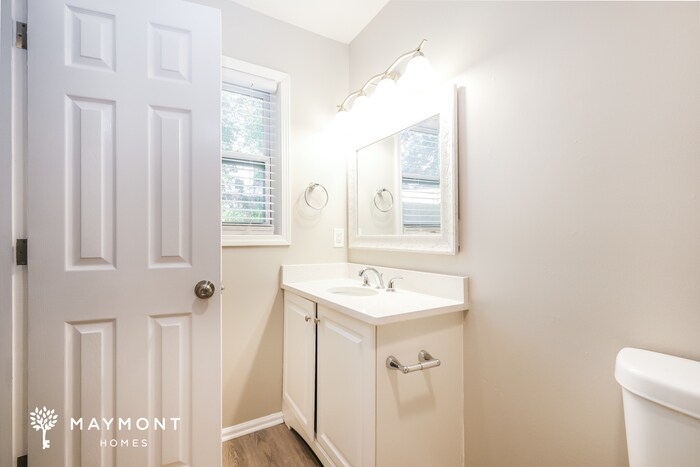 Building Photo - 3760 Cherokee Overlook Dr