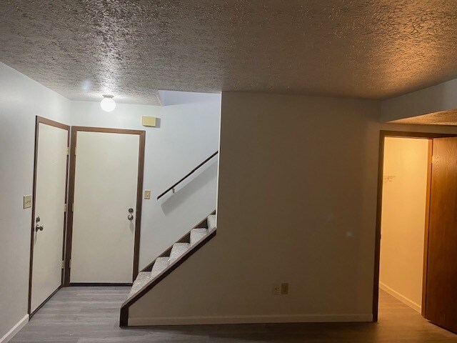 Building Photo - 1044 Sunhaven Dr