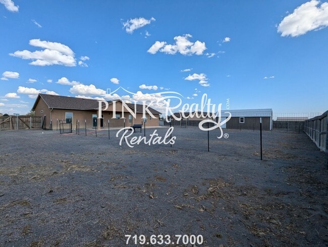 Building Photo - 1325 N Challenger Pl
