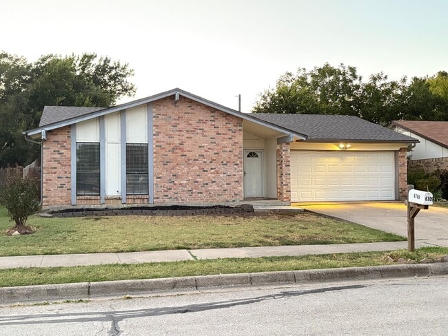 Building Photo - Charming 3-bed 2-bath Home Birdville ISD!