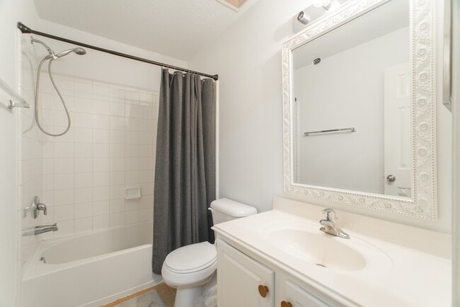 Building Photo - 262 Liriope Ct