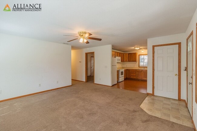 Building Photo - All appliances included, washer/dryer hookups!