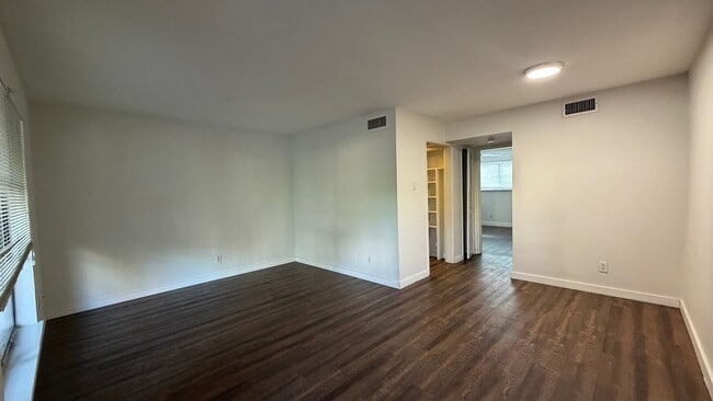 Building Photo - 4107 Avondale Ave