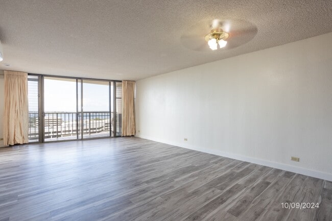 Building Photo - 351-351 Koauka Loop