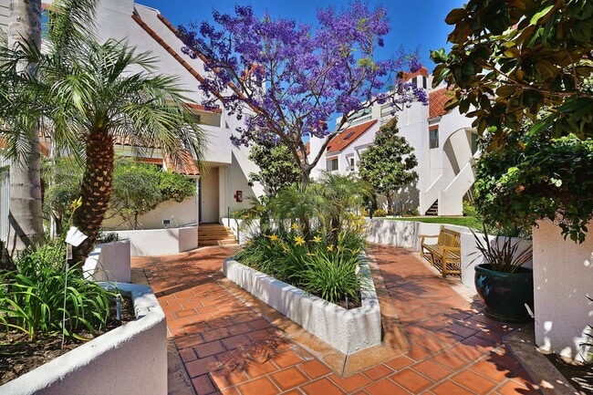 Building Photo - Lovely Marina District 2-bedroom at Park R...