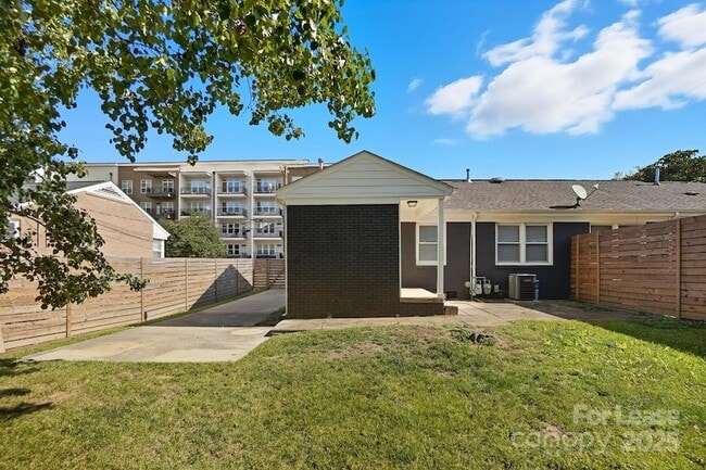 Building Photo - 316 Hollis Rd
