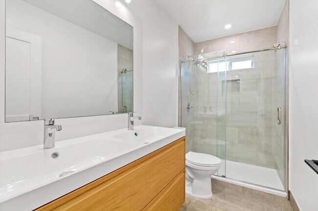 Building Photo - BEAUTIFUL CORNER HOUSE IN THE HEART OF VAL...