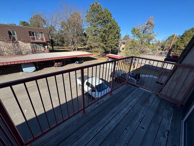 Building Photo - Spacious single bedroom condo in SE Denver