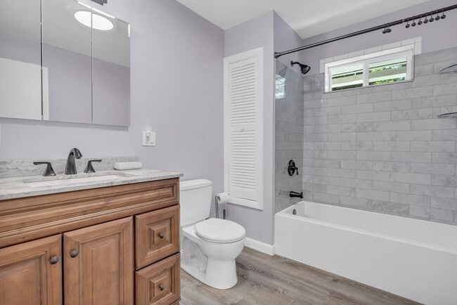 Building Photo - 606 Springs Rd