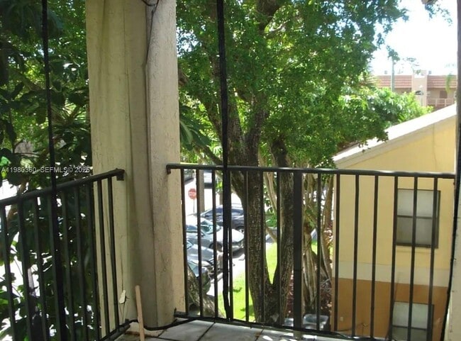 Building Photo - 9999 Summerbreeze Dr