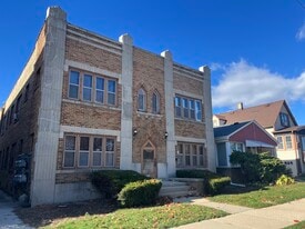 Building Photo - 5215 S Lake Dr