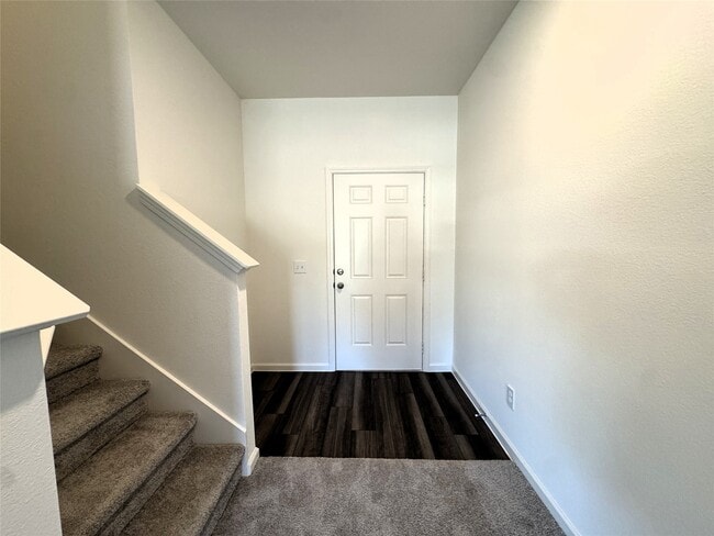 Building Photo - 8219 Vacek Xing Wy