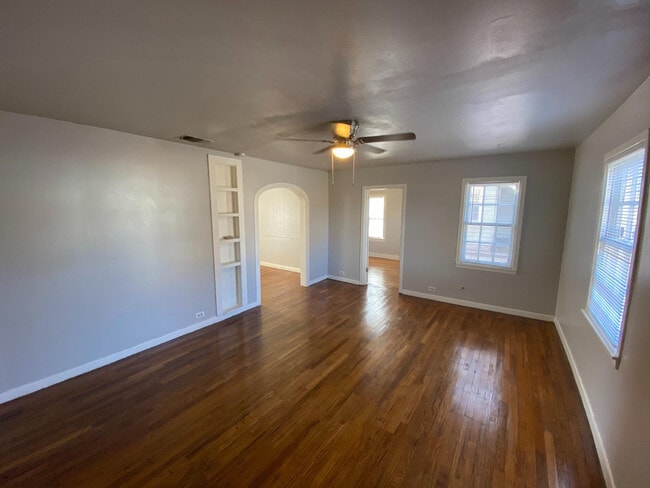 Building Photo - 2405 22nd St