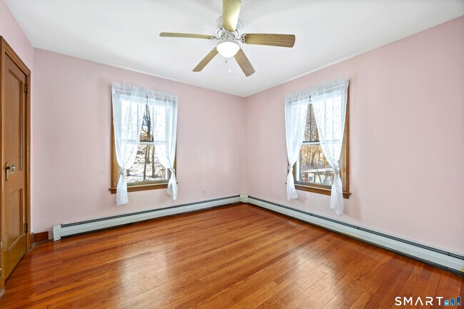 Building Photo - 120 Patterson St