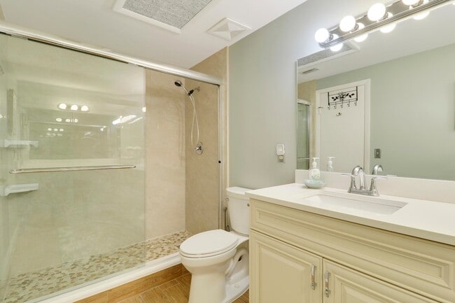 Building Photo - 1801 S US Hwy 1