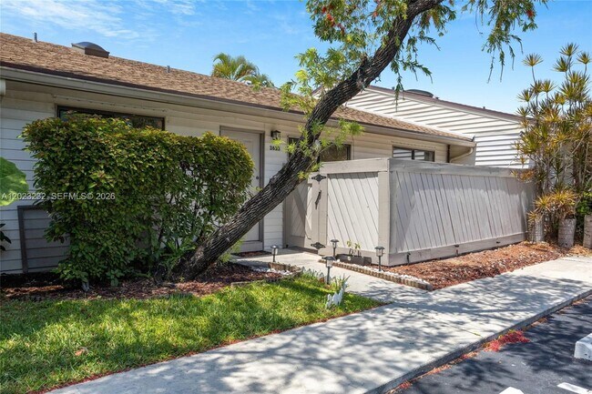 Building Photo - 3633 NW 99th Terrace