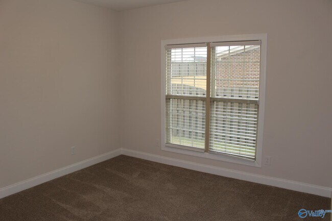 Building Photo - 104 Talia Dr