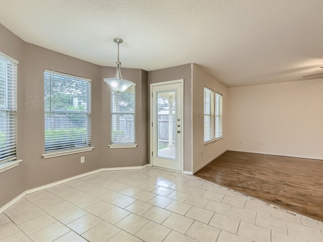 Building Photo - 11114 Dewberry Field