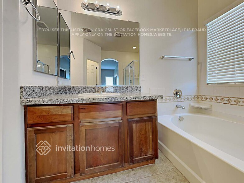 Building Photo - 33683 N Slate Creek Dr