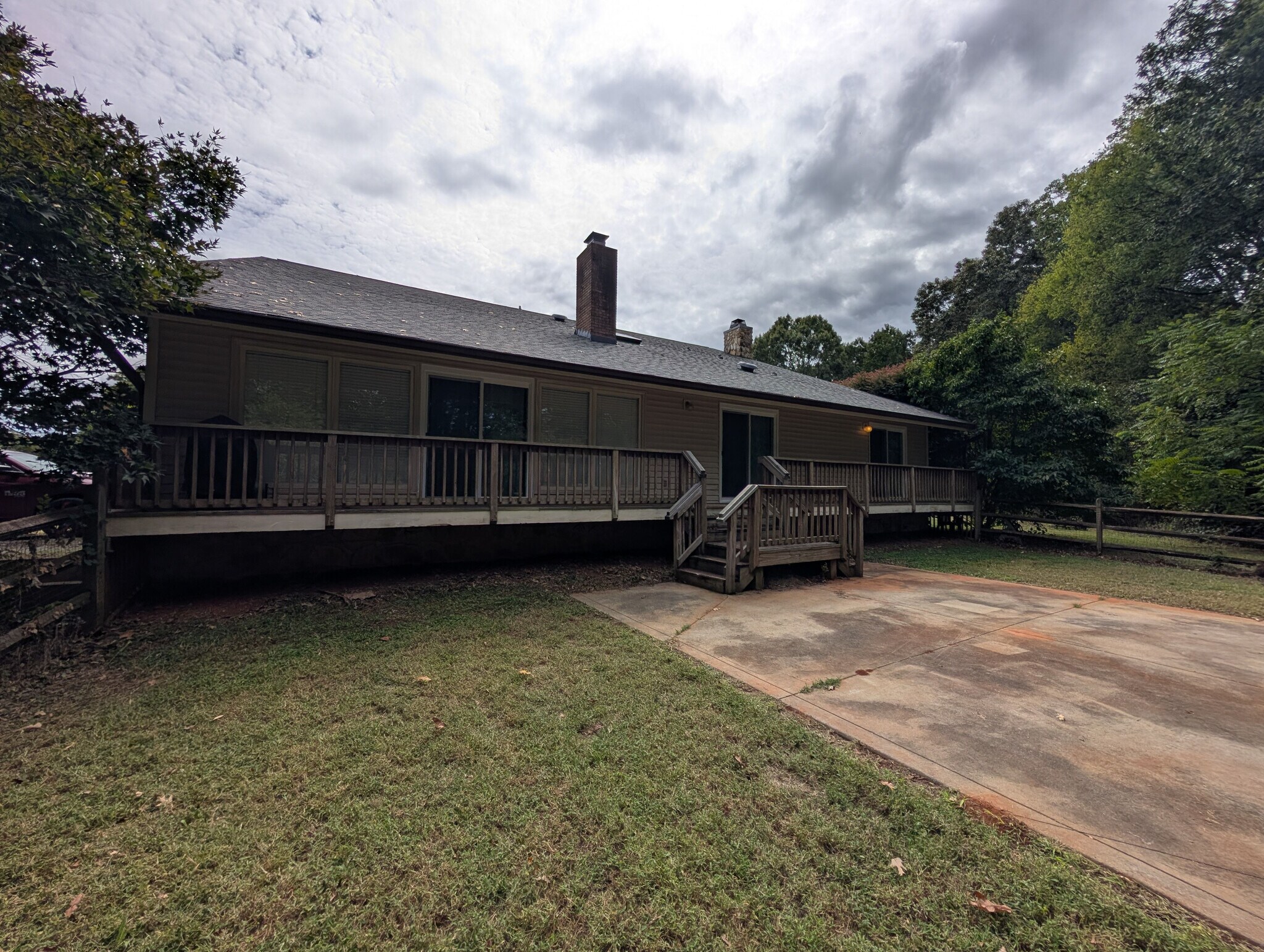 Building Photo - Room in House on Ranson Rd