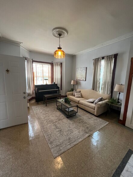 Building Photo - 88 Walnut Ave