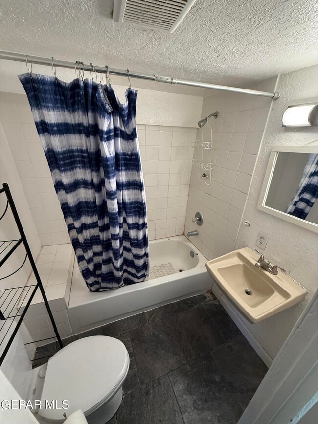 Building Photo - 2415 Montana Ave