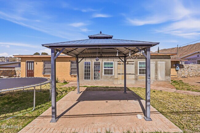 Building Photo - 4312 Wallington Dr