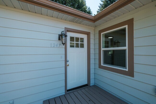 Building Photo - 1247 Clark Mill Rd