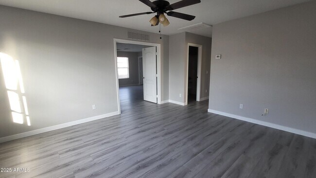 Building Photo - 2731 S Sailors Way