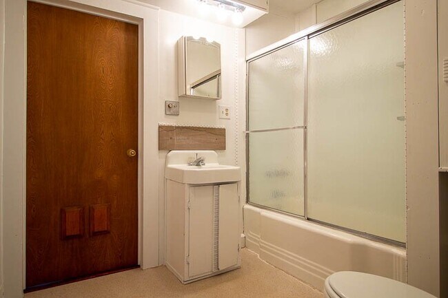 Building Photo - 416 E Huntsville Rd