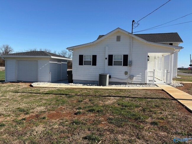 Building Photo - 19669 Moyers Rd