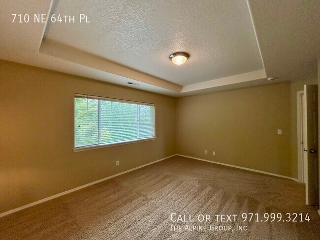 Building Photo - 710 NE 64th Pl
