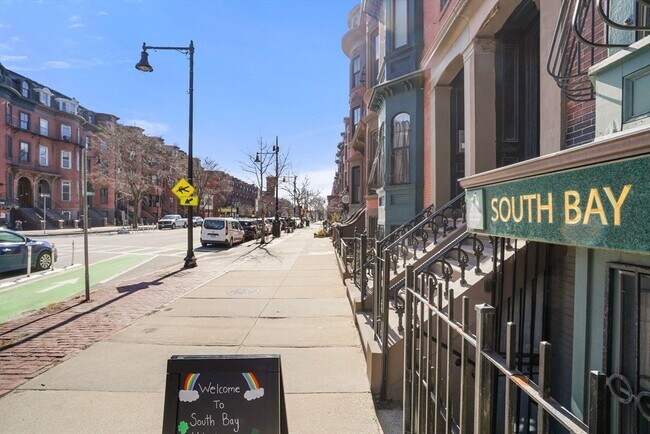 Building Photo - 587 Tremont St