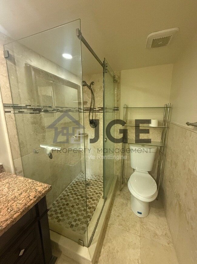 Building Photo - 861 SE 22nd Ave