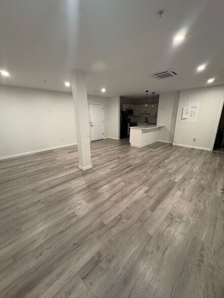 Building Photo - 211 Onset Ave