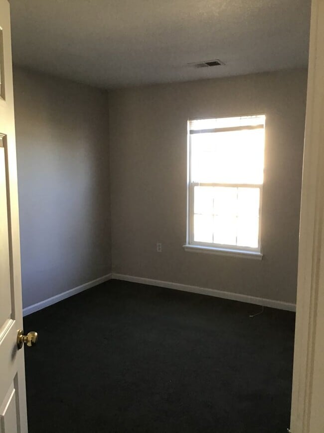 Building Photo - Townhome for rent near Red Hawk golf cours...