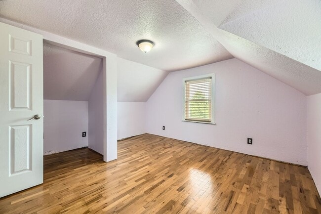 Building Photo - Charming 3BR House in Littleton