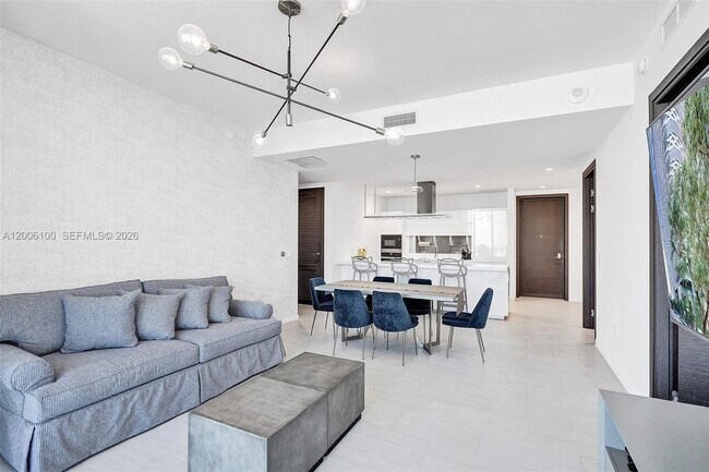 Building Photo - 1000 Brickell Plaza