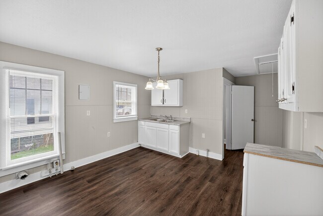 Building Photo - 225 Sunset Ave