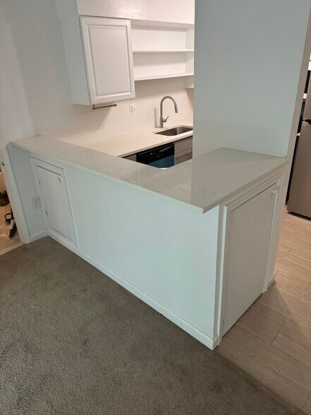 Building Photo - 2059 Huntington Ave