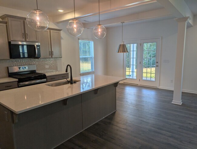 Building Photo - NEW CONSTRUCTION 4BD/2.5 Home in Stonebrid...