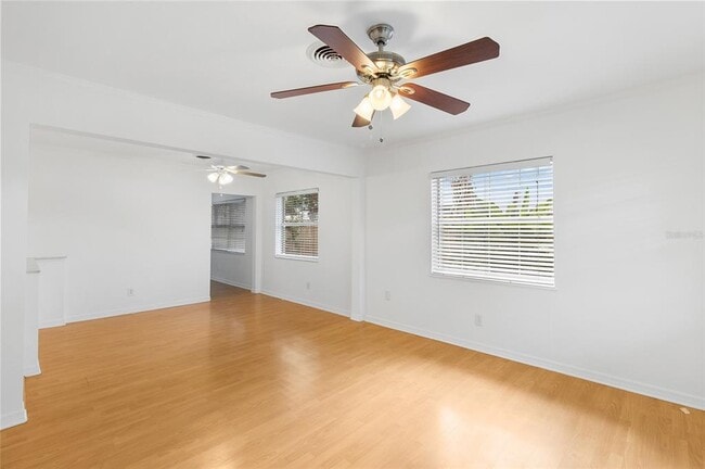 Building Photo - 452 45th Ave N