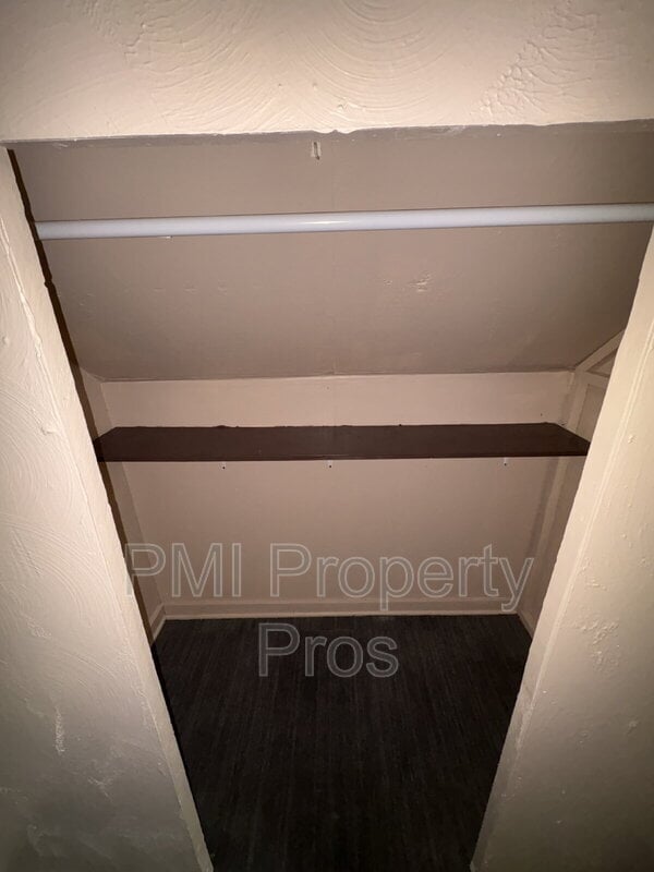 Building Photo - 3018 W Eggert Pl.