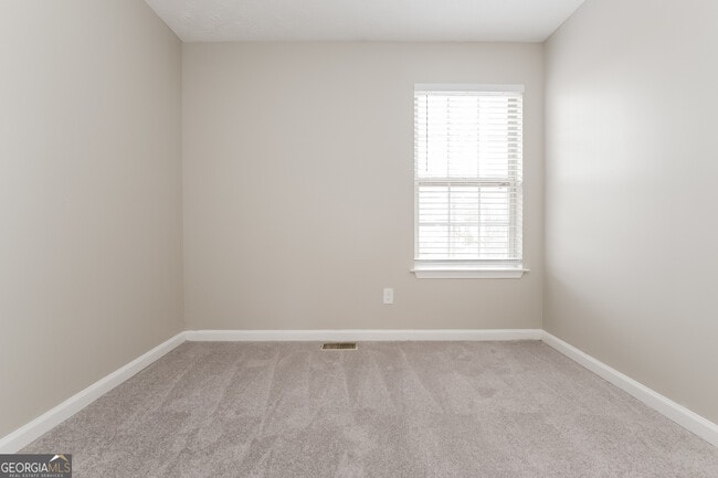 Building Photo - 2611 Star Ln