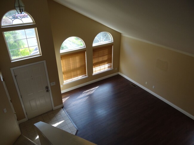 Building Photo - 6 Bedroom Home in Bellingham!