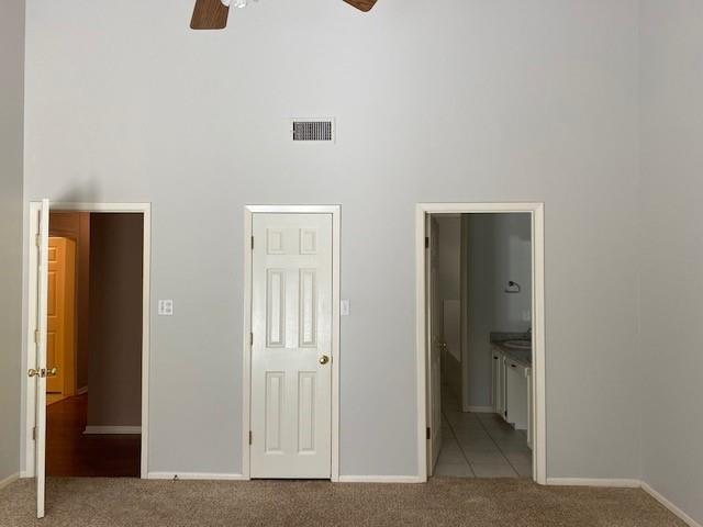 Building Photo - 2107 Greentree Dr